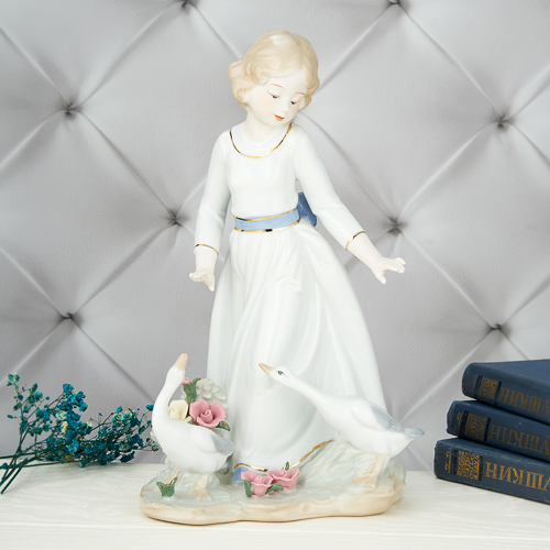 M-YW-33304 (12) Фарфоровая статуэтка 